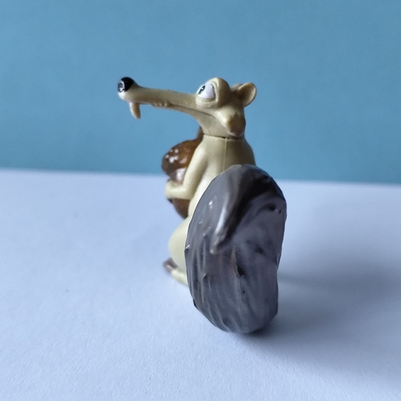 RARE 2016 FOX Ice Age 5: Collision Course - Scrat - Squirrel Mini Figure Toy - Picture 3 of 6